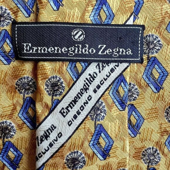 Ermenegildo Zegna 100% Silk Yellow Gold & Blue Diamond Shapes w/ Dandelions Tie - Picture 2 of 12